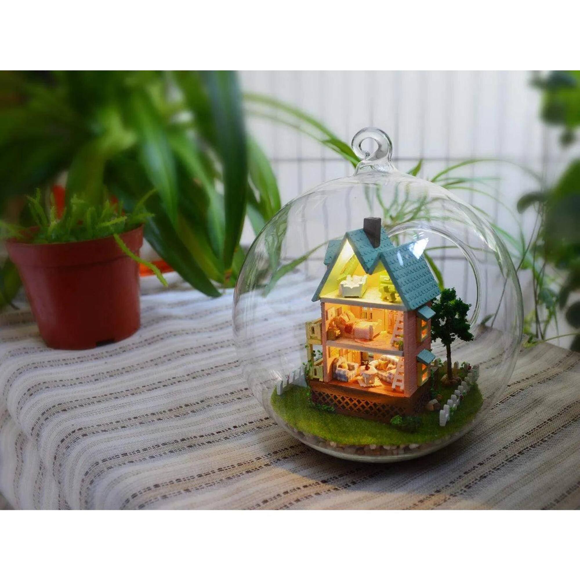 Wizardi Miniature Roombox Mini House Dollhouse Kit